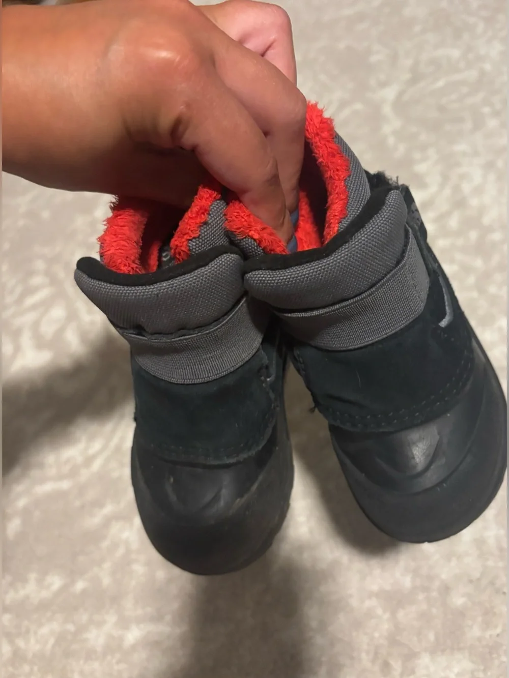 The North Face Kids Black & Gray Waterproof Winter Boots w/ Red Lining - Size 6